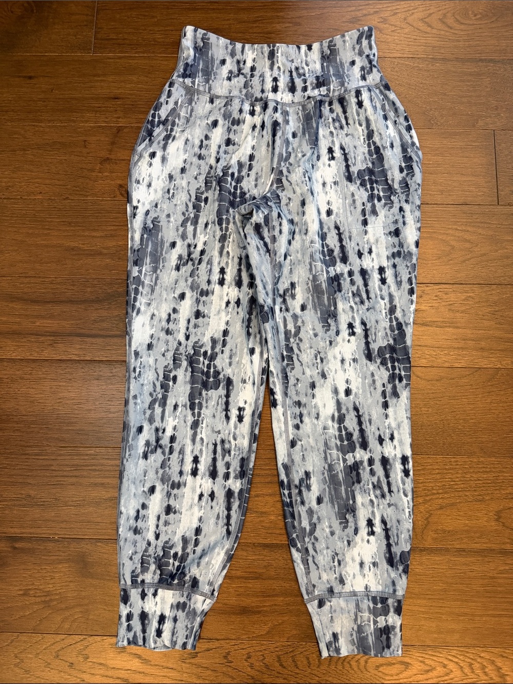 Old Navy PowerSoft Joggers in Blue Abstract Print Size Medium - C54-017